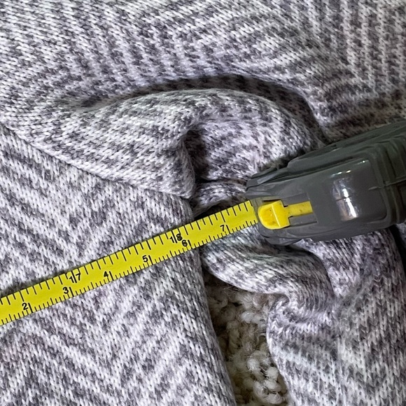 Banana Republic Lightweight Fleece Herringbone Gray & White Long Jacket - NWT - Picture 14 of 14